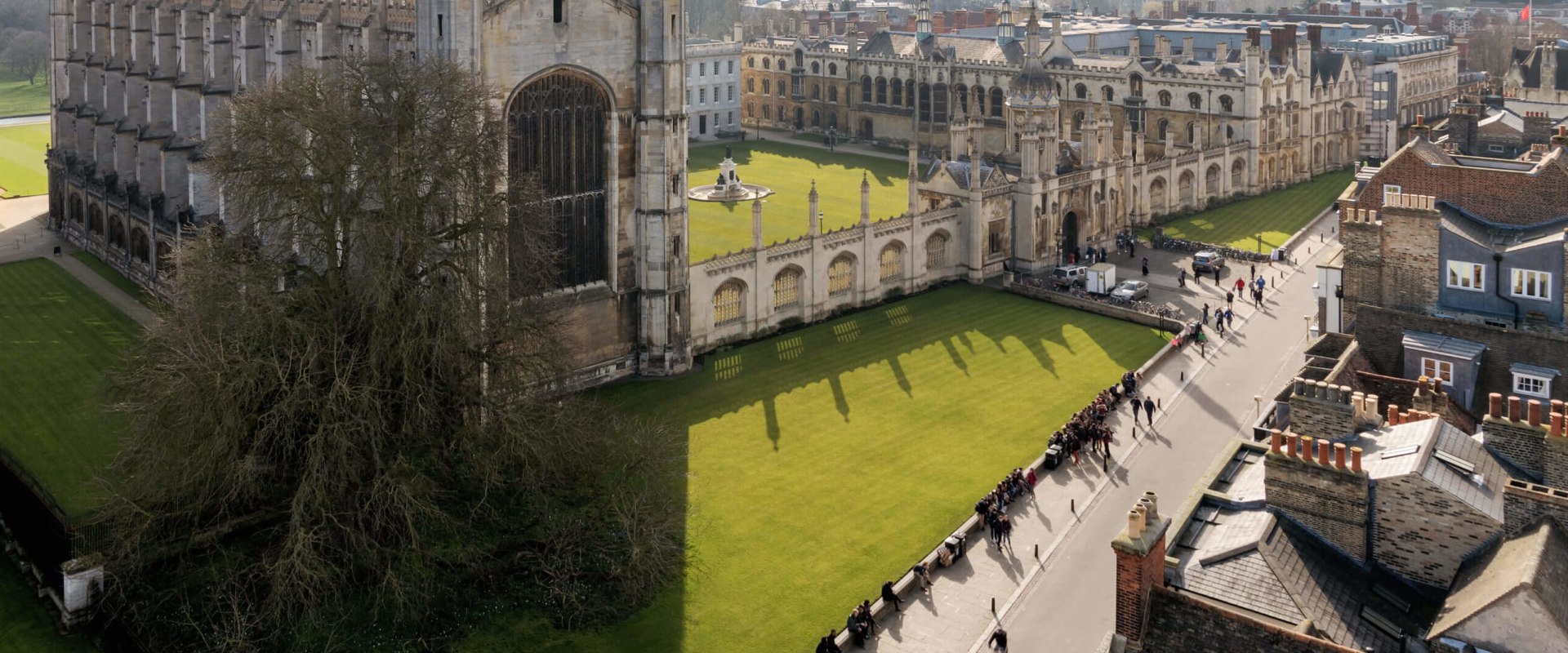 Top Extracurricular Activities for Oxbridge Admissions: How to Stand Out