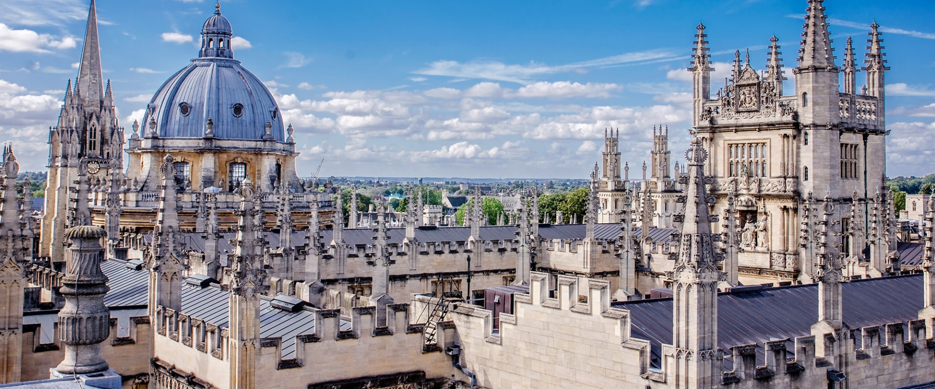 A Comprehensive Look at Specialized Programs at Oxbridge Universities